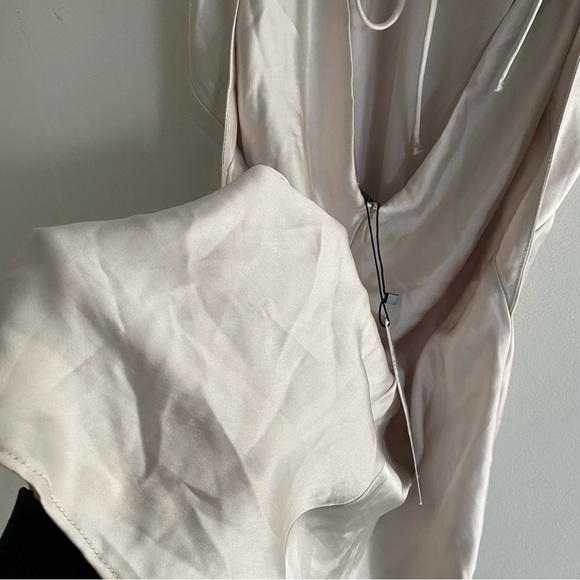 Satin mini dress - Picture 4 of 8